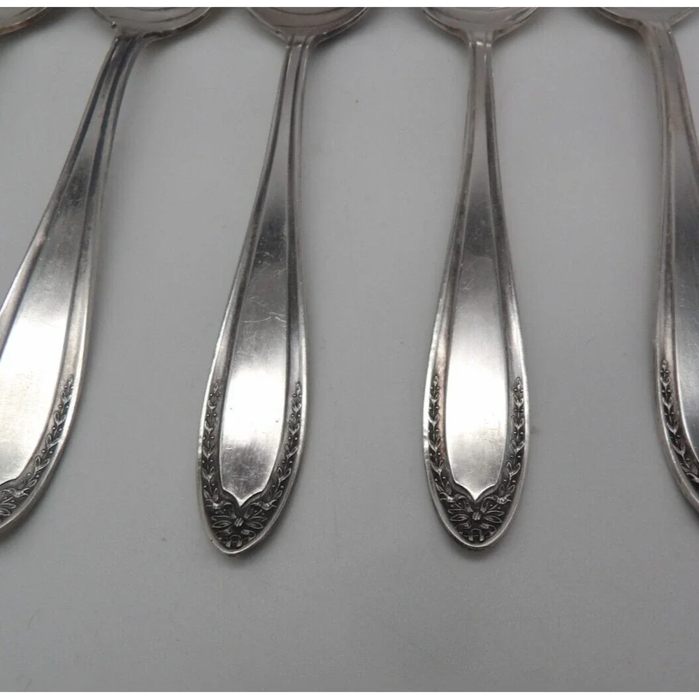Oneida Bridal Wreath Silverplate Round 6